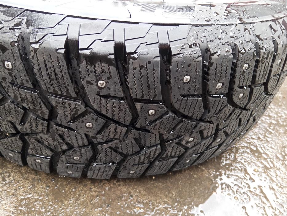 Продам зимові шини в зборі r18