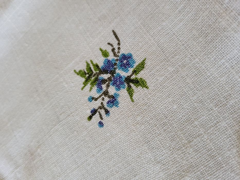 Duży obrus motyw kwiatowy