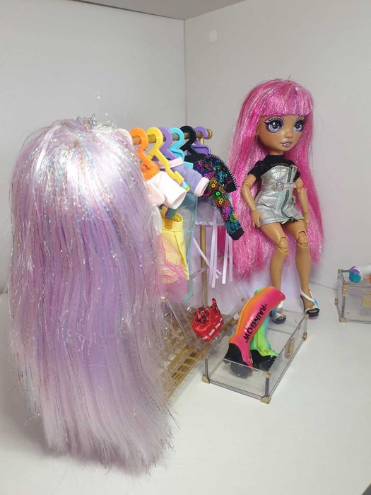 Lalka modowa Rainbow high fashion studio ubranka wieszaki buty