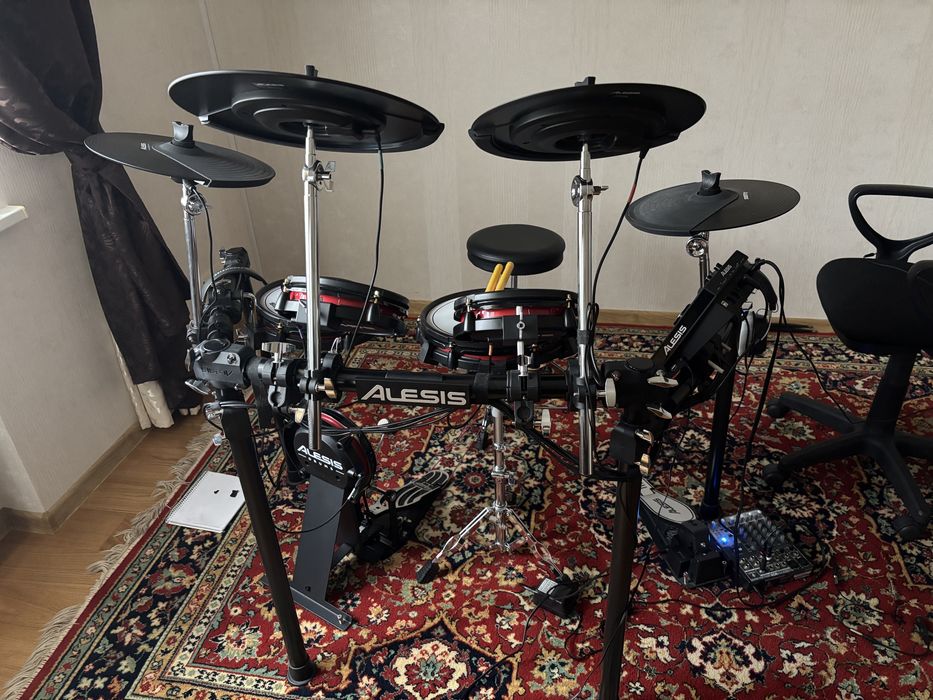 Alesis Crimson 2  Електронна ударна установка барабани