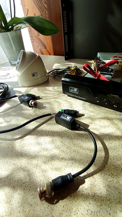 Zestaw monitoringu MW POWER rejestrator IP 4xCH.+kamera IR /5MPX.