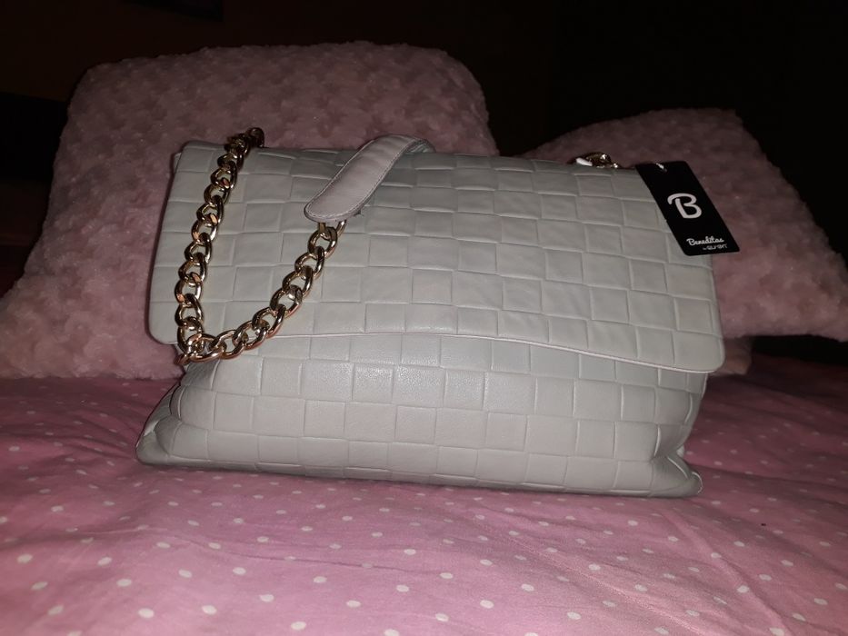 Mala da marca Beneditas em pele