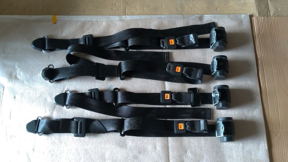 Conjunto cintos de segurança Mercedes Sprinter W906.  Carrinha de mobilidade.