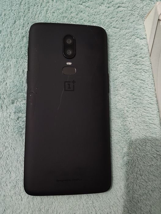 One plus 6 6/64gb