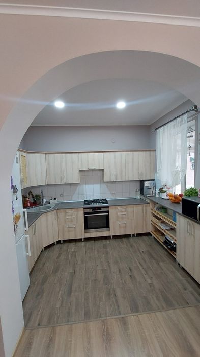 Продаж 2х поверховий будинок  по вул.козача