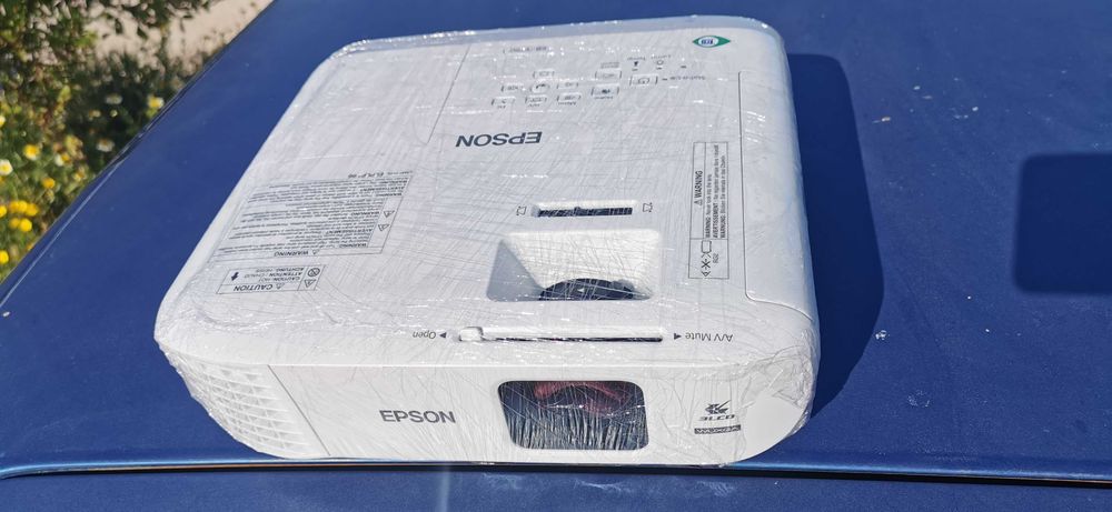 Projector Epson EB-990U