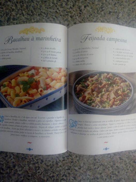 Livro receitas culinária "Delícias com Massas"