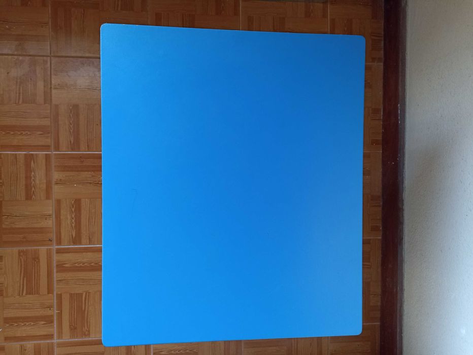 Mesa IKEA para crianças