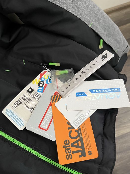 Куртка зимова 4F Нова на 11-12р(152см)