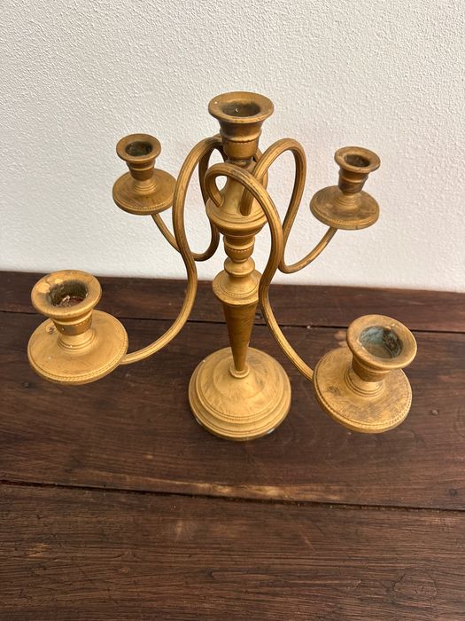 Castiçal de velas de metal