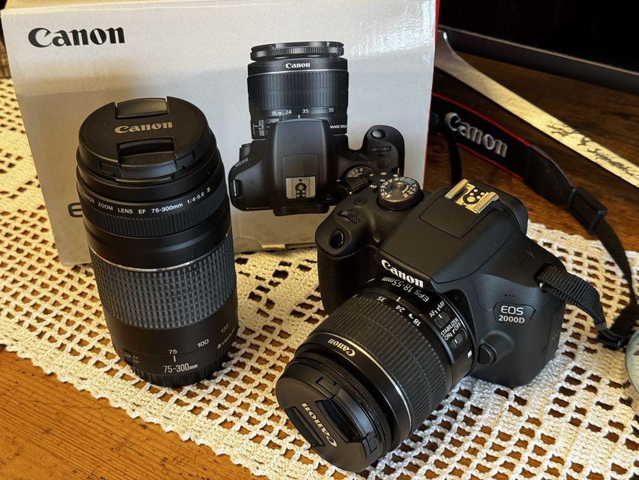 Canon EOS 2000D + 18-55mm e 75-300mm