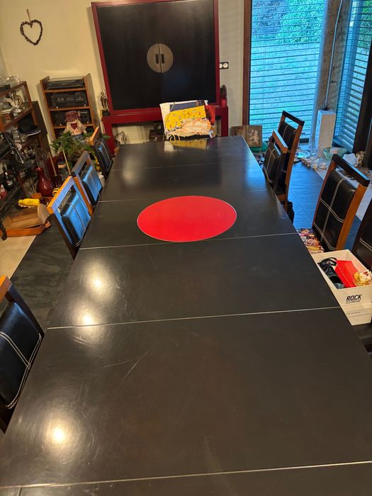 Mesa de sala de jantar com 12 cadeiras