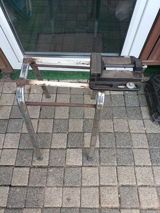 Imadło przenośne ze stołem, wysyłka