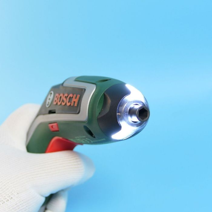 Акумуляторна електровикрутка Bosch IXO 7 Angle Set (06039E0003) з кутовою насадкою. Аккумуляторная отвертка Bosch IXO 7 Angle Set  с угловой насадкой.