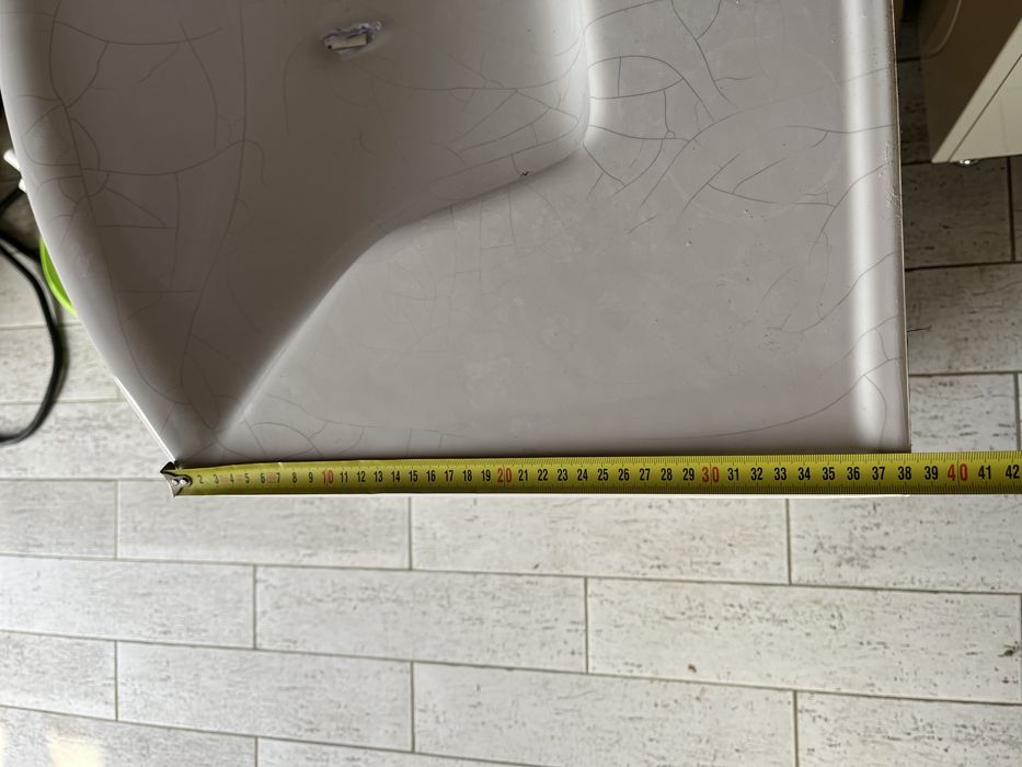 Умивальник з тумбою, краном