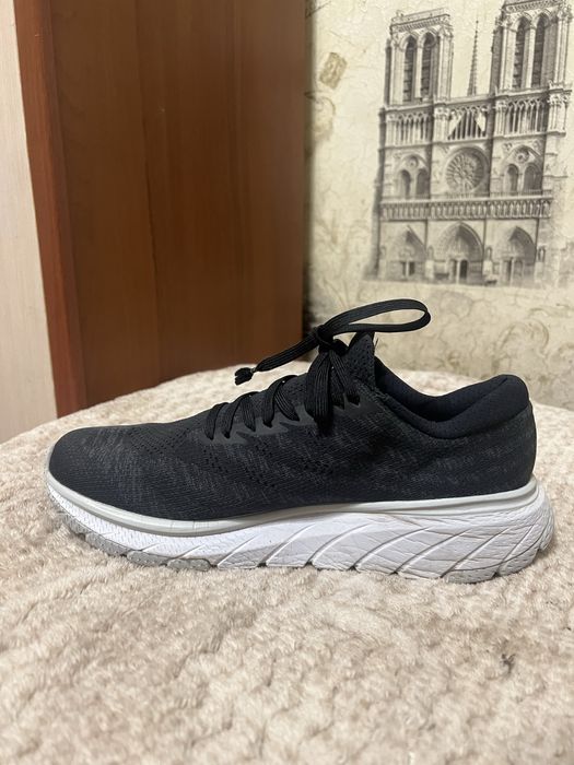 Кросівки Hoka one one