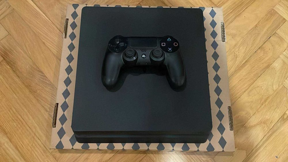 Konsola PS4 SLIM 500GB + PAD