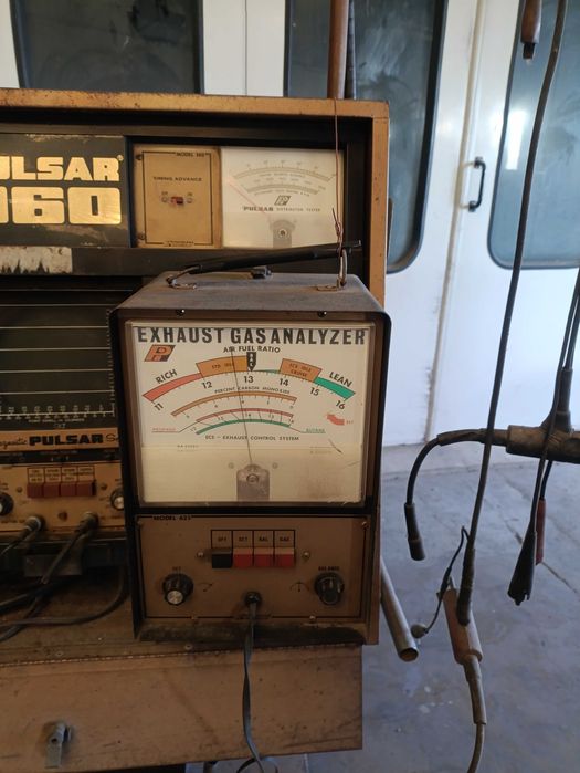 Maquina de diagnóstico anos 80 funcional , ideal para decoração