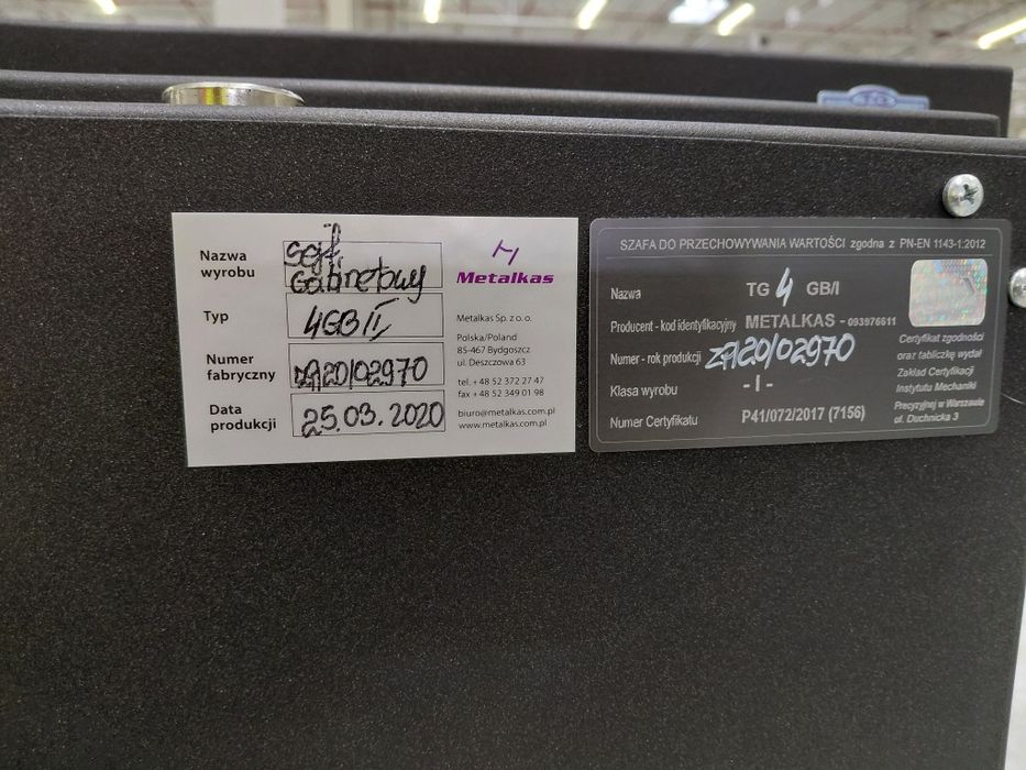 Sejf Metalkas gabinetowy 4GB kl. I z zamkiem kluczowym czarny