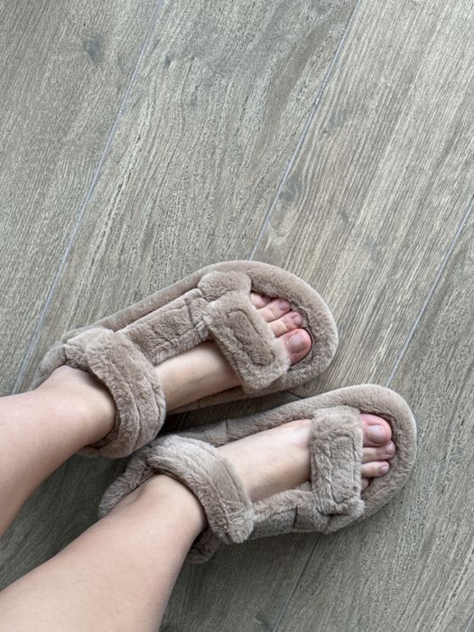 пухнасті босоніжки