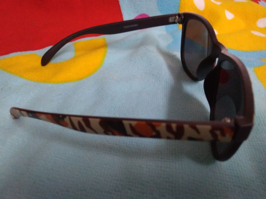 Oculos de sol camuflados