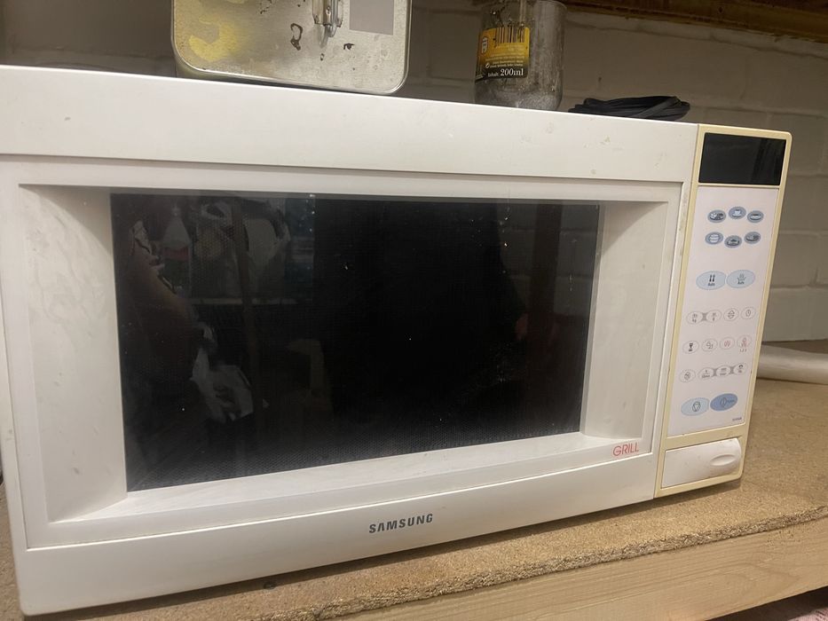 Мікрохвильовку Samsung