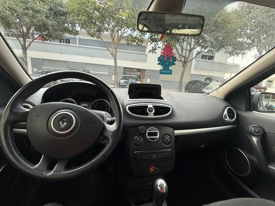 Renault clio 2010