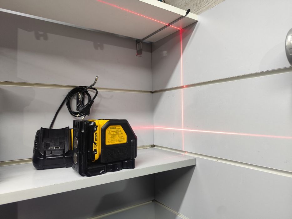 Вживаний DeWalt DCE088R Лазер Деволт оригінал