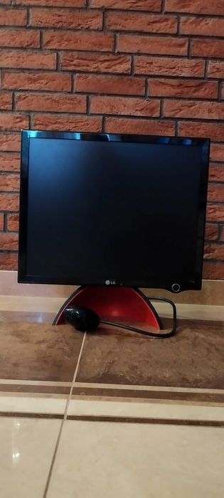 Monitor LG L19 i Monitor LG L17
