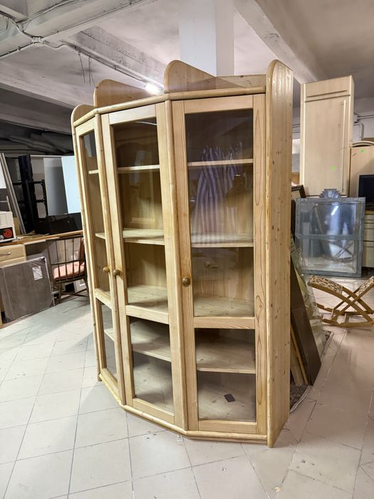 Witryna sosnowa  z  Niemiec, pojemna i solidna DOWOZ DO DOMU