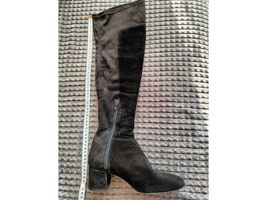 Жіночі замшеві чоботи, високі. 38-й розмір