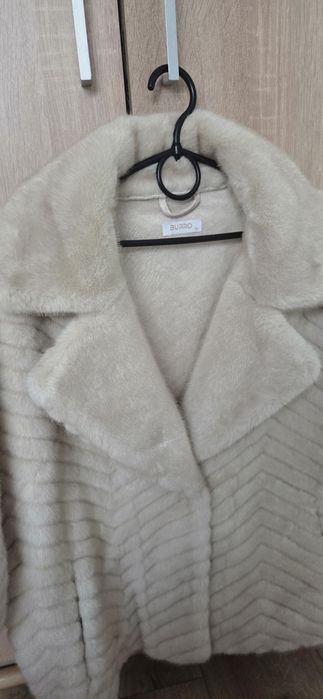 Futerko 3/4 kremowe rozm s-xl nowe z metka.