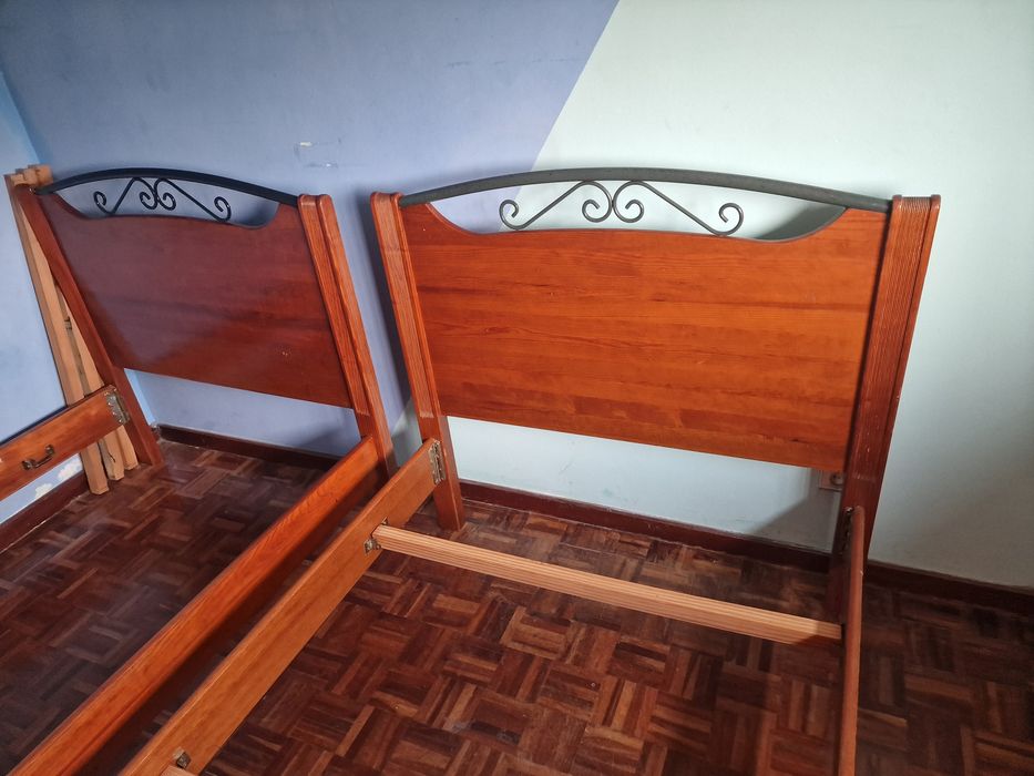 Conjunto 2 camas Solteiro + Roupeiro
