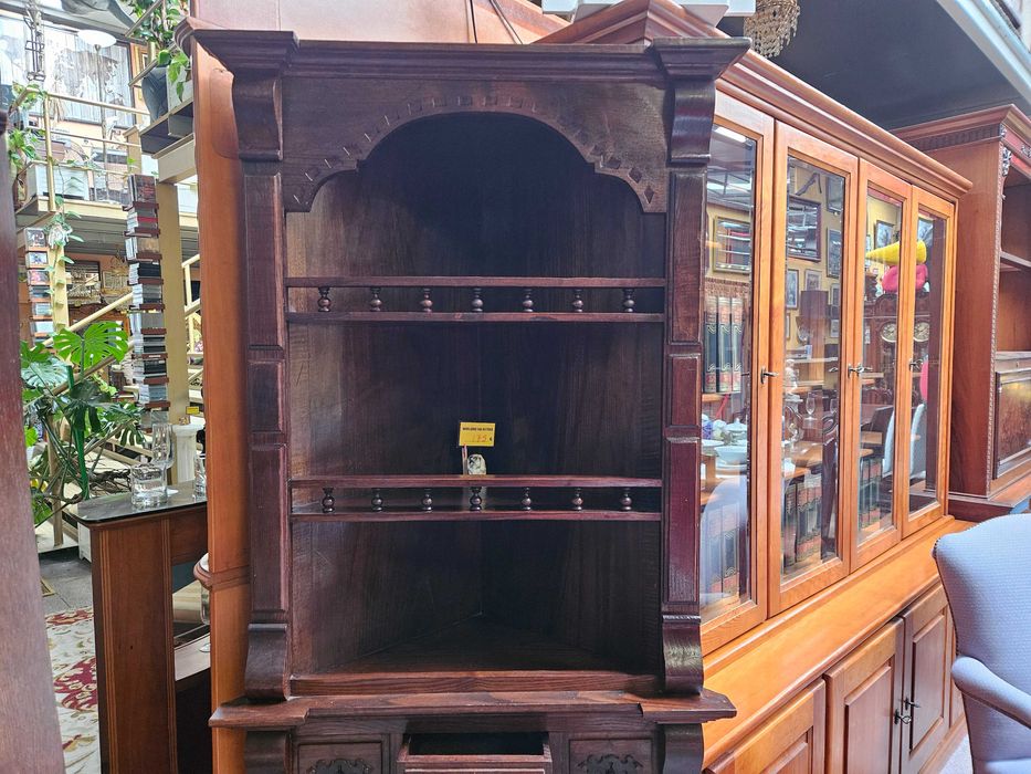 Cantoneira em madeira - óptimo estado geral