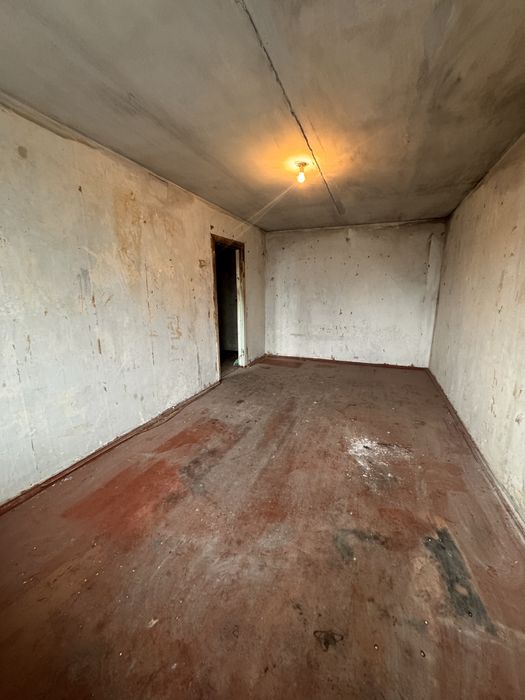 Продам 1 кімнатну квартиру під капітальний ремонт .TotokM