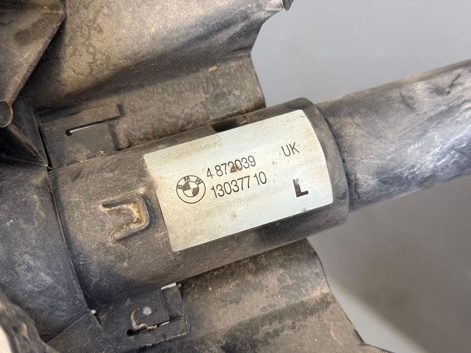 Guia do Farol Esquerdo BMW Serie 3 E90 E91