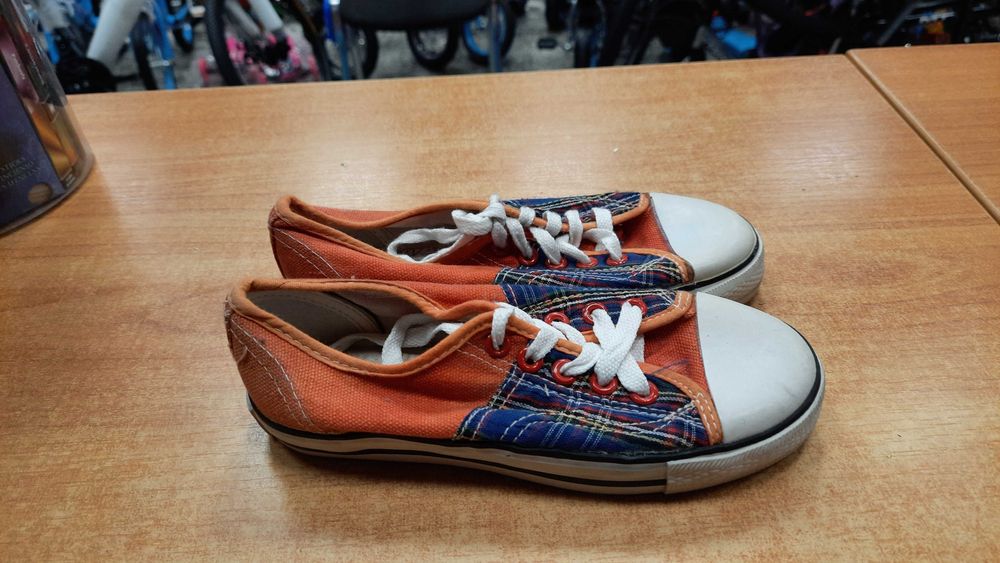 Buty trampki dziecięce ( rozmiar 31 )