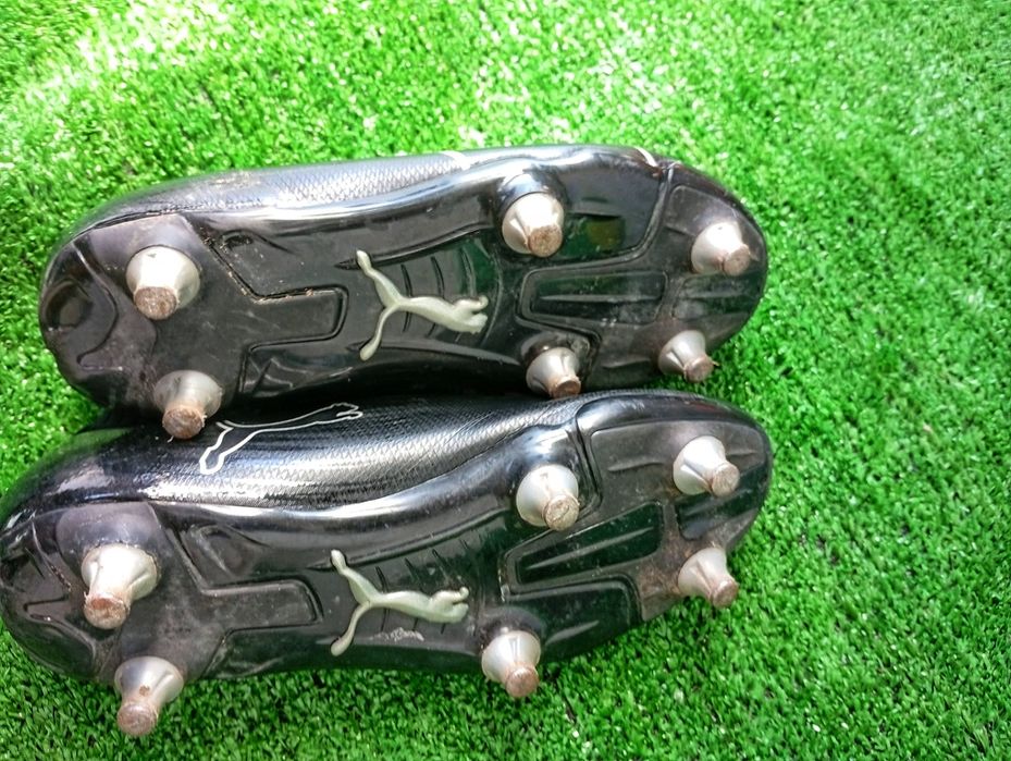 Chuteiras Puma Pretas