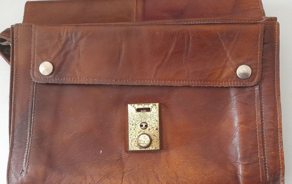 Mala vintage em pele genuina 23x16 cm + oferta cinto cabedal