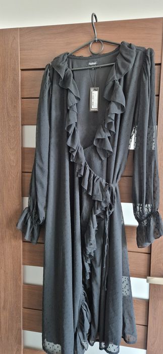 Sukienka ciążowa kopertowa z paskiem, falbany