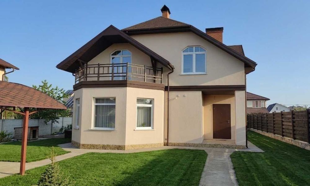 Продам будинок з басейном і великою територією