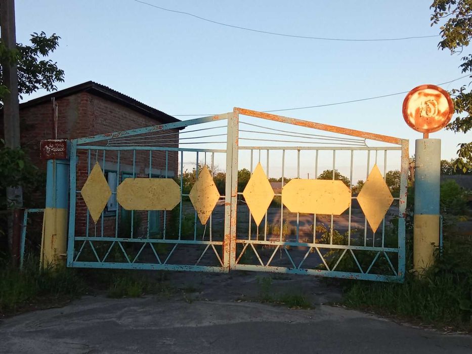 Готова автобаза (АТП) та логістичний комплекс 1476 м² на ділянці 1,24 га біля траси М-06, м. Радомишль