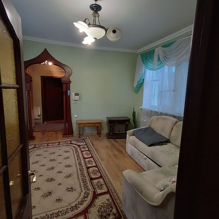 Продаж будинку з ремонтом в центрі