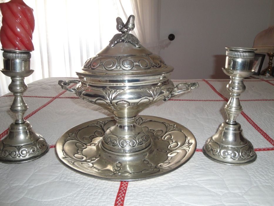 Terrina e 2 Castiçais em Casquinha Prata