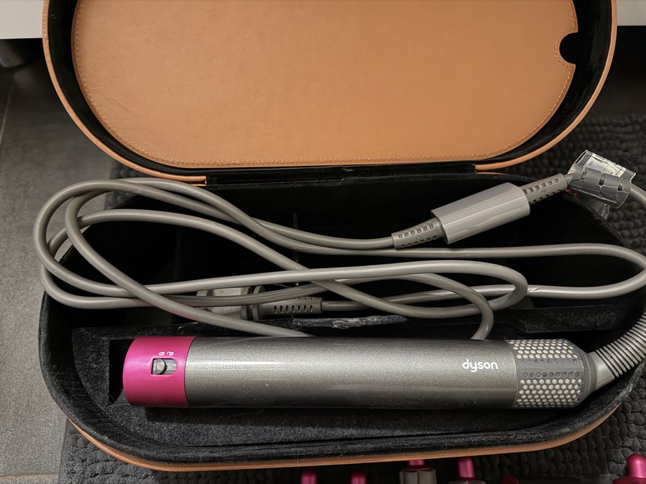 Продам dyson HS01