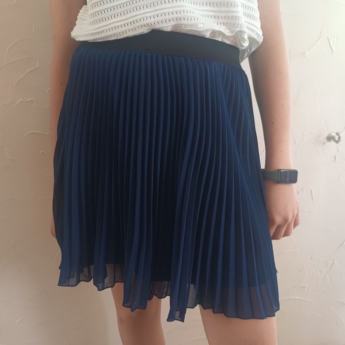 Granatowa spódniczka plisowana, rozmiar M, pasuje na 152/158