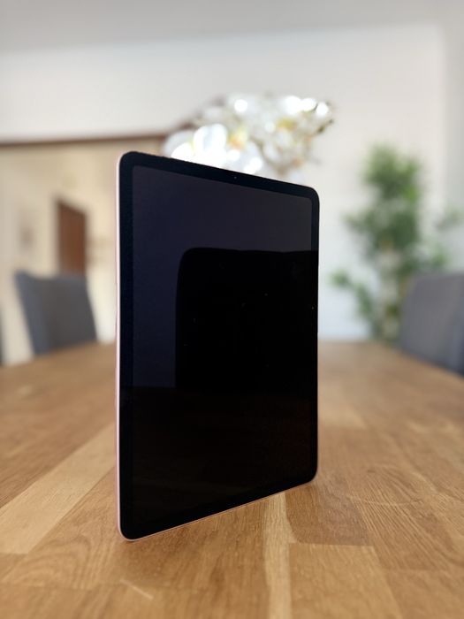 iPad Air 5 (2023) 128GB – Para Peças ou Reparação (Ecrã e Corpo Intactos)