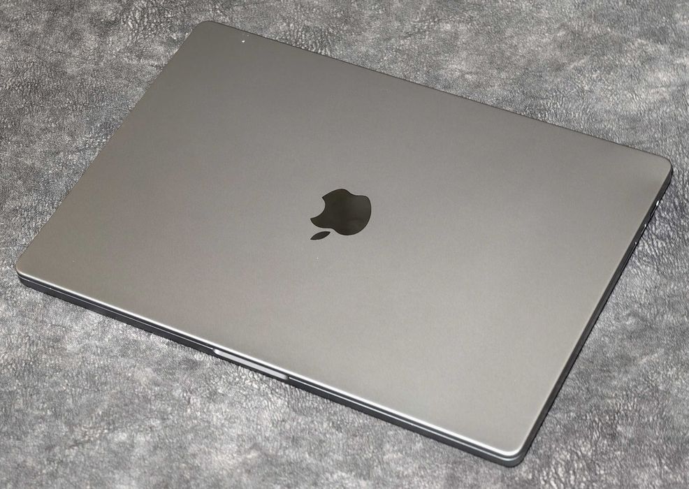 MacBook Pro 16" (A2485), Space Gray, 16/512