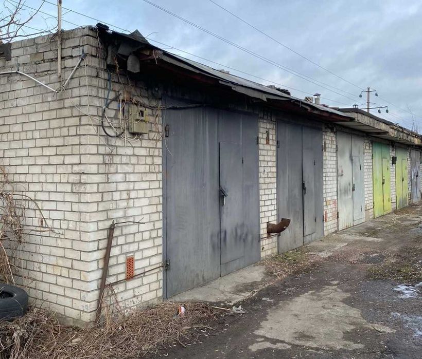 кирпичный гараж  80 метров