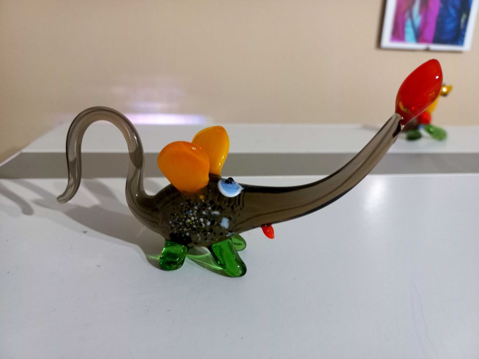 Śliczna myszka z kolorowego rwanego szkła -Murano